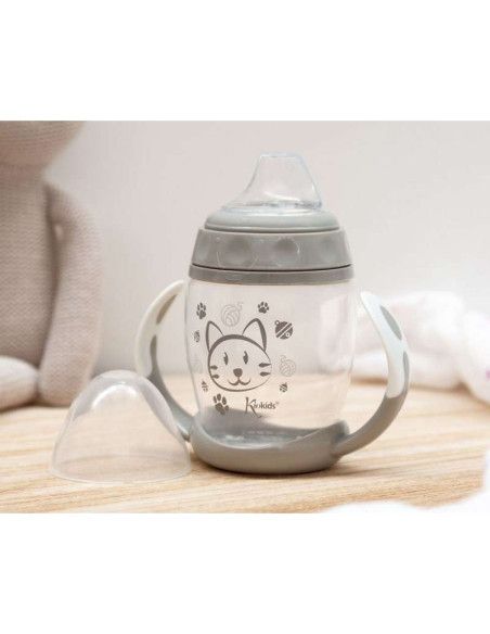Taza aprendizaje gato bebé 