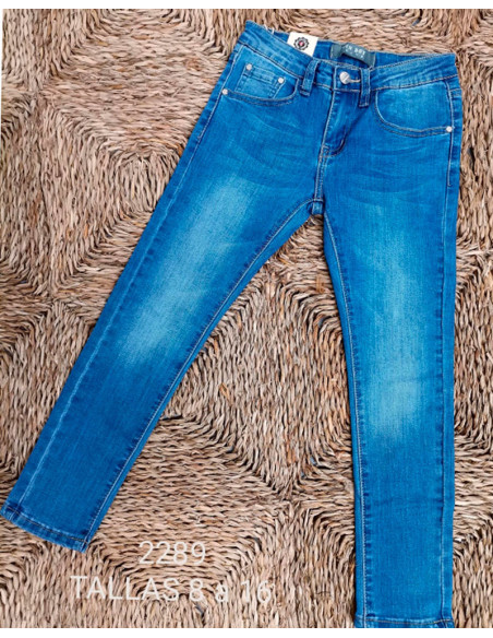 Pantalón vaquero largo pitillo niño 