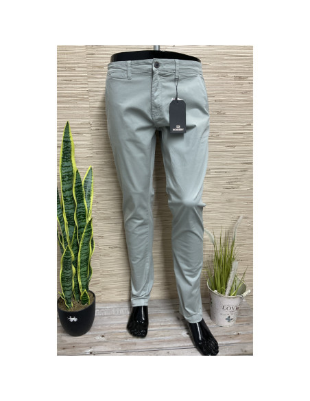 Pantalón hombre semi pitillo licra 