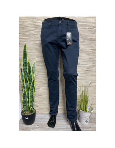 Pantalón hombre semi pitillo licra 
